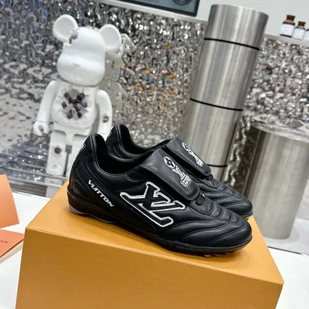 ルイヴィトン スニーカー