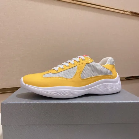 プラダ カジュアルシューズ