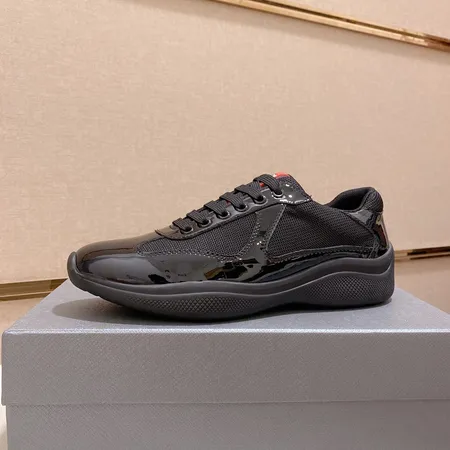 プラダ カジュアルシューズ