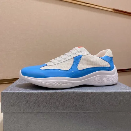 プラダ カジュアルシューズ