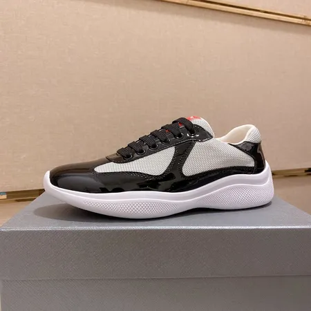 プラダ カジュアルシューズ