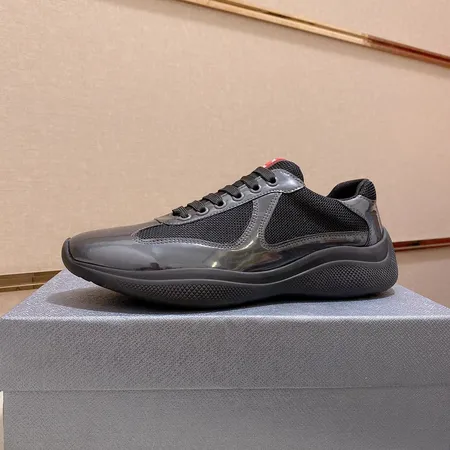 プラダ カジュアルシューズ