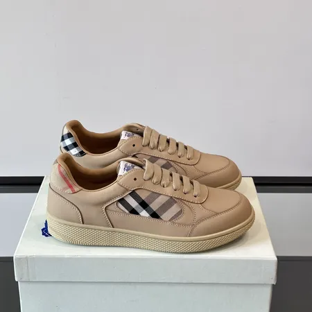 バーバリー ス カジュアルシューズ