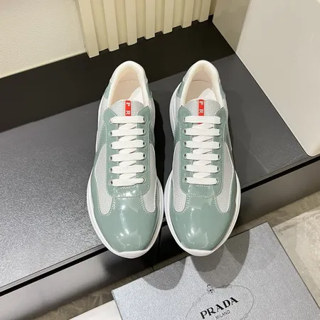 プラダ カジュアルシューズ