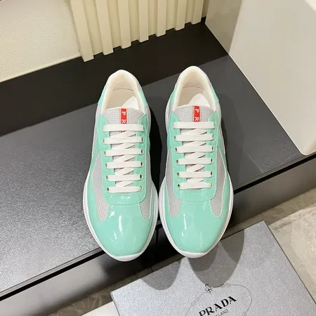 プラダ カジュアルシューズ