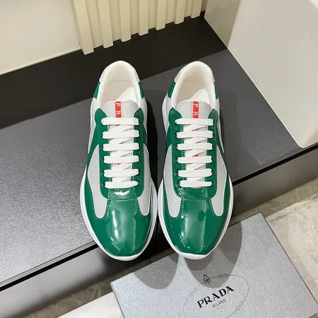 プラダ カジュアルシューズ