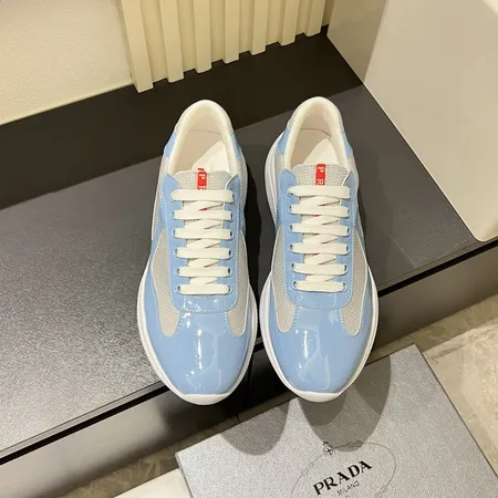 プラダ カジュアルシューズ