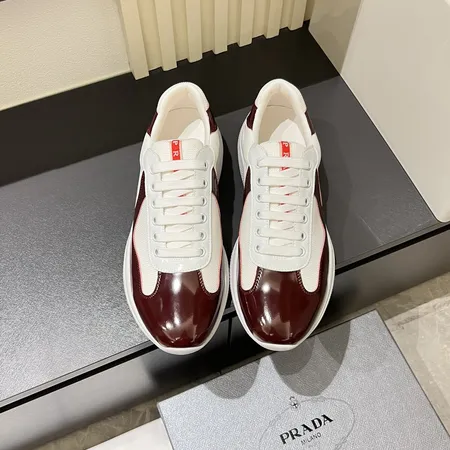 プラダ カジュアルシューズ
