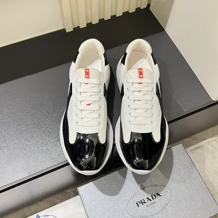 プラダ カジュアルシューズ