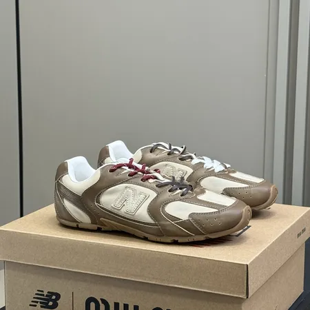 ミュウミュウ スニーカー