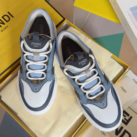 フェンディ カジュアルシューズ