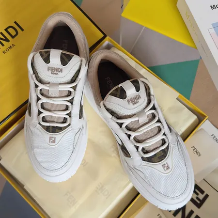 フェンディ カジュアルシューズ