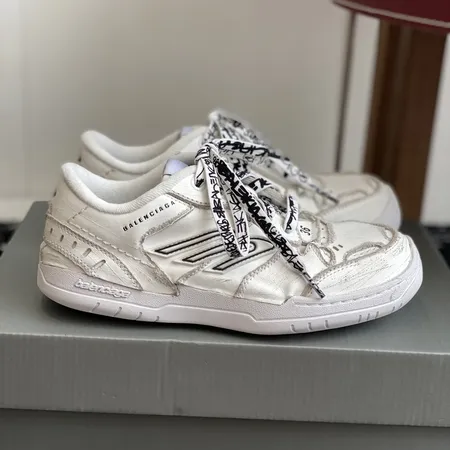 バレンシアガ カジュアルシューズ