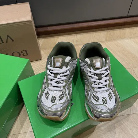 ボッテガ ヴェネタ カジュアルシューズ