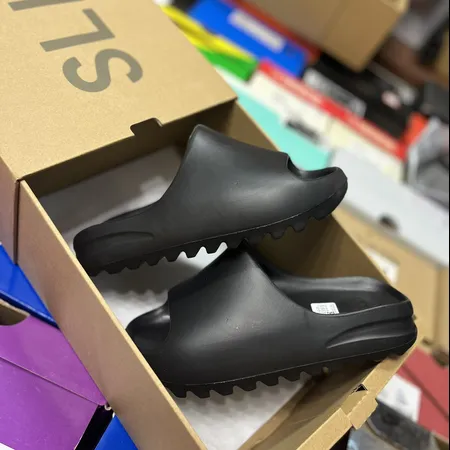 アディダス スリッパ