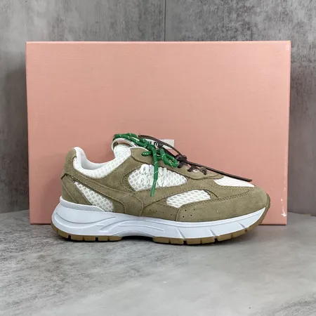 ミュウミュウ スニーカー