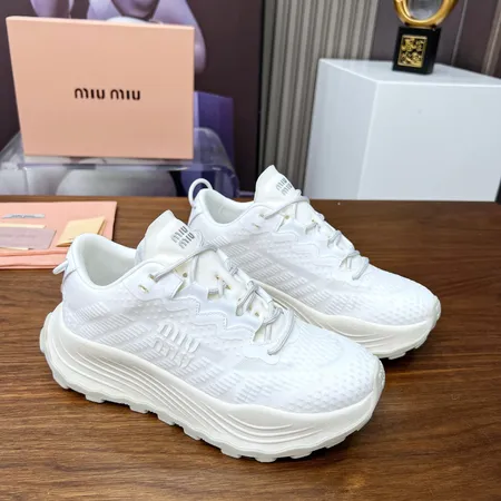 ミュウミュウ スニーカー