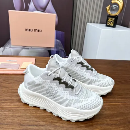 ミュウミュウ スニーカー