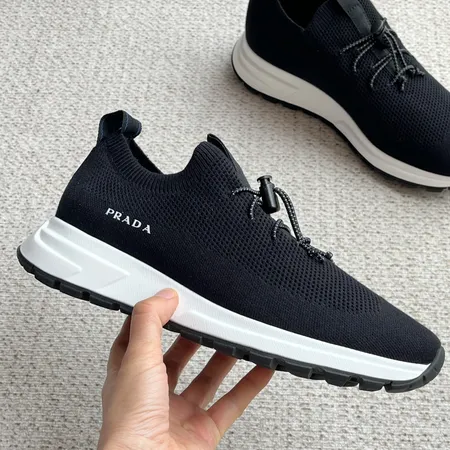 プラダ スニーカー