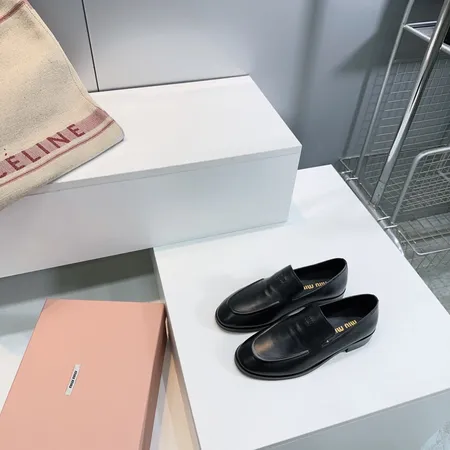 ミュウミュウ ビジネスシューズ