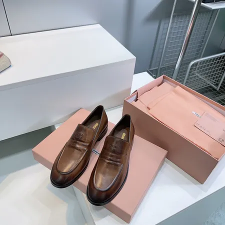 ミュウミュウ ビジネスシューズ