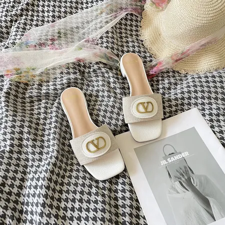 ヴァレンティノ スリッパ