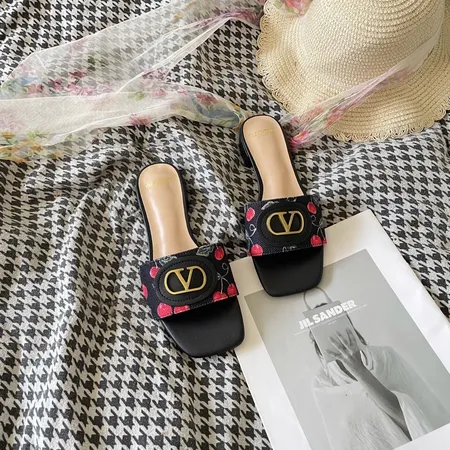 ヴァレンティノ スリッパ