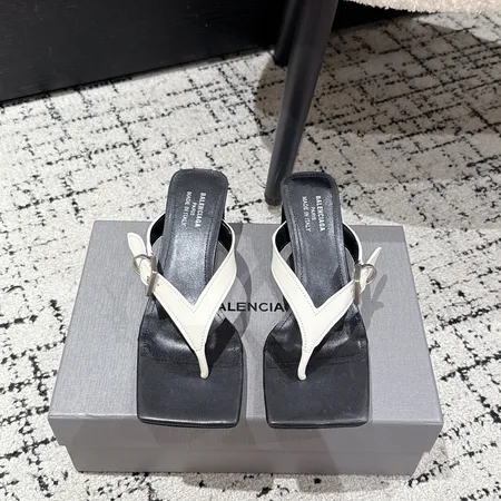 バレンシアガ サンダル