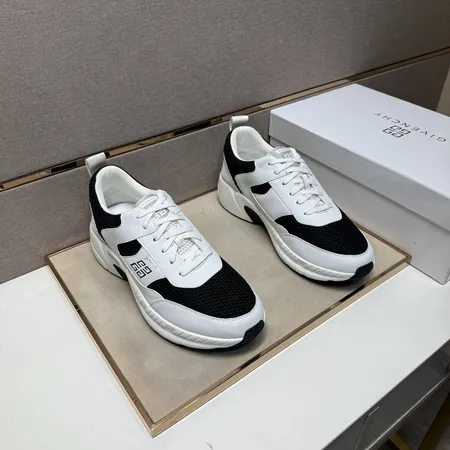 ジバンシィ カジュアルシューズ