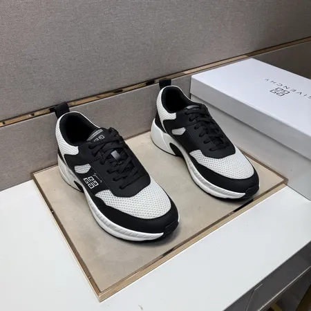 ジバンシィ カジュアルシューズ