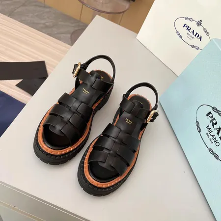 プラダ サンダル