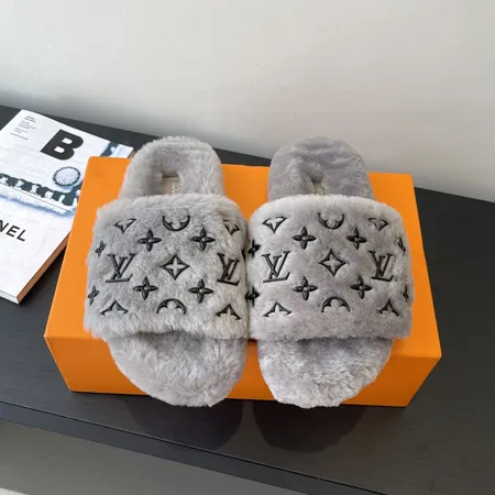 ルイヴィトン スリッパ