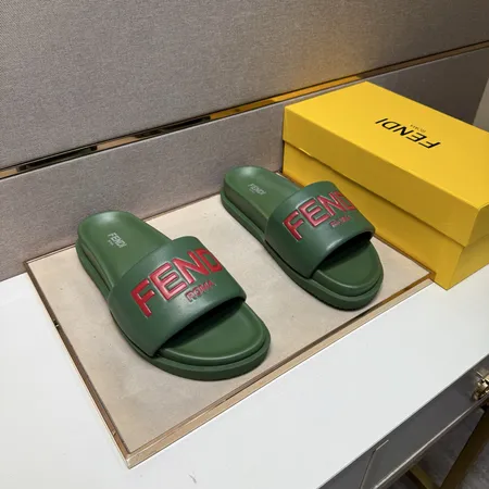 フェンディ スリッパ