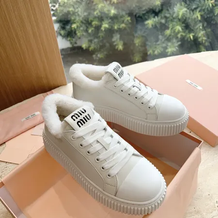 ミュウミュウ カジュアルシューズ