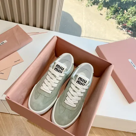 ミュウミュウ カジュアルシューズ