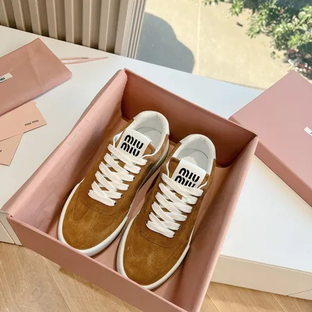 ミュウミュウ カジュアルシューズ