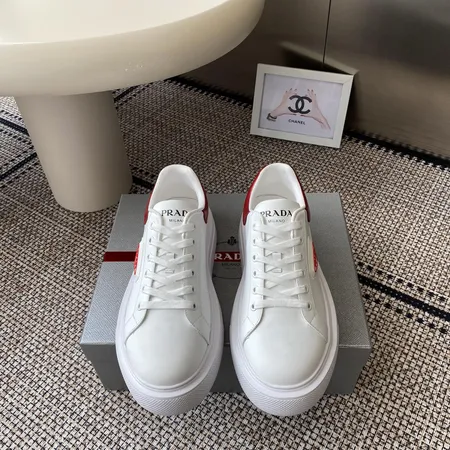 プラダ カジュアルシューズ