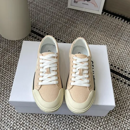 セリーヌ カジュアルシューズ