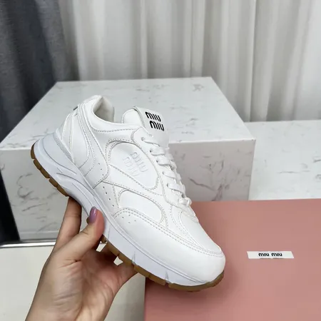 ミュウミュウ スニーカー