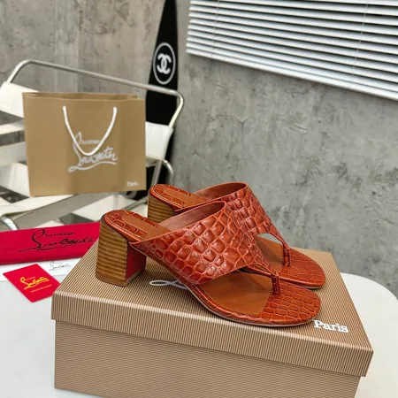 クリスチャン・ルブタン サンダル