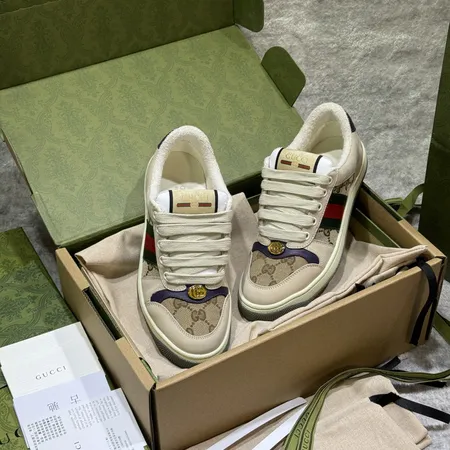 グッチ カジュアルシューズ
