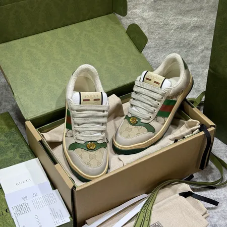 グッチ カジュアルシューズ