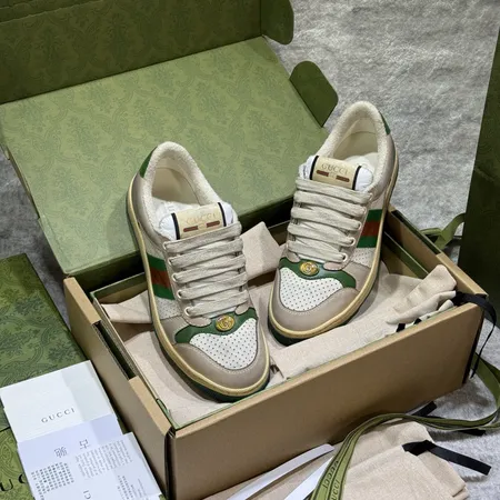 グッチ カジュアルシューズ