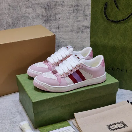 グッチ カジュアルシューズ