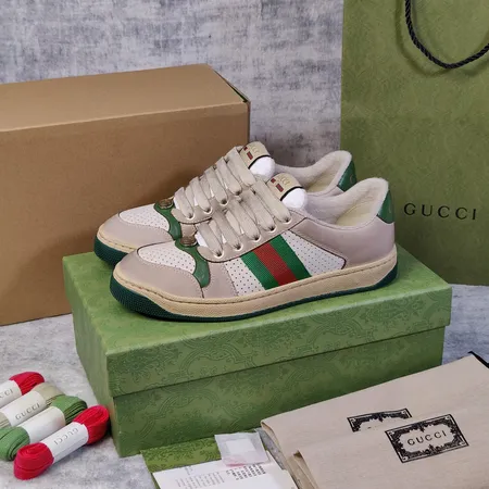 グッチ カジュアルシューズ