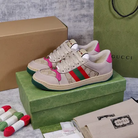 グッチ カジュアルシューズ