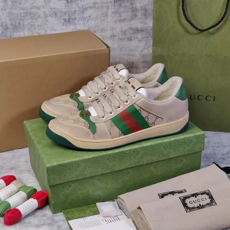 グッチ カジュアルシューズ