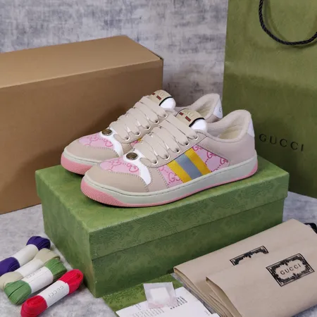 グッチ カジュアルシューズ