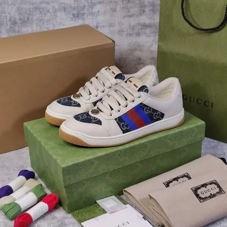 グッチ カジュアルシューズ