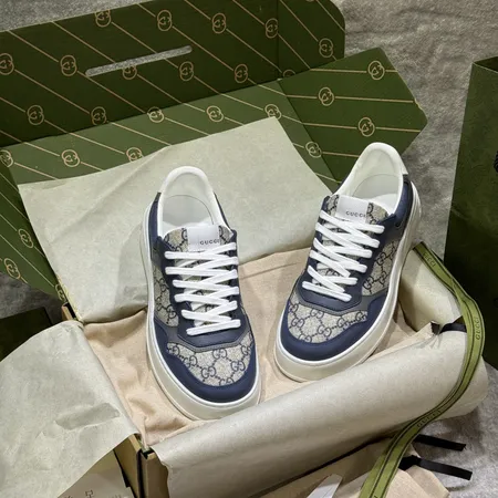 グッチ カジュアルシューズ